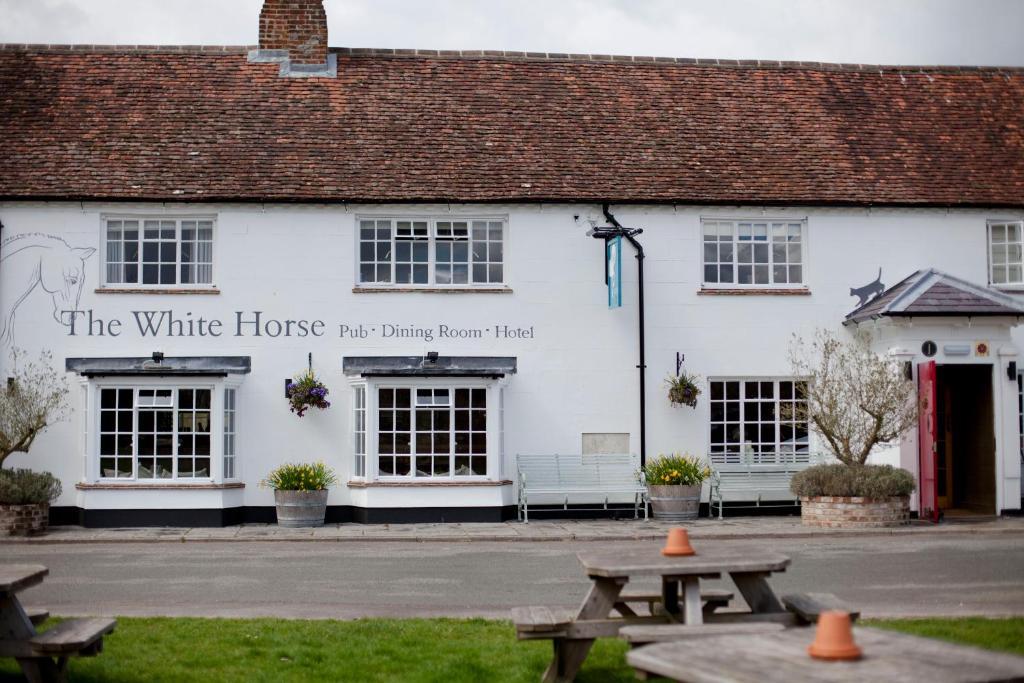 Hotel The White Horse Chilgrove Esterno foto