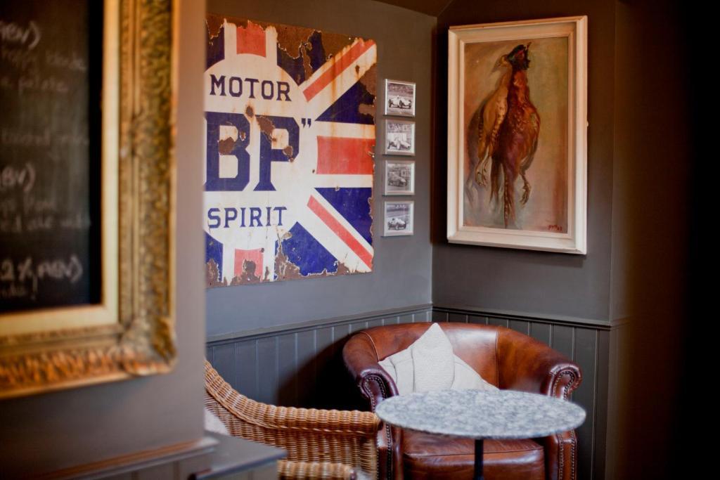 Hotel The White Horse Chilgrove Esterno foto
